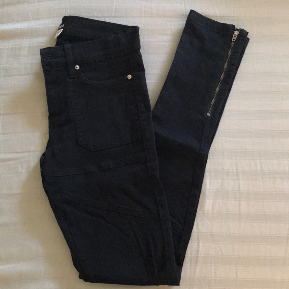 Black skinny jeans